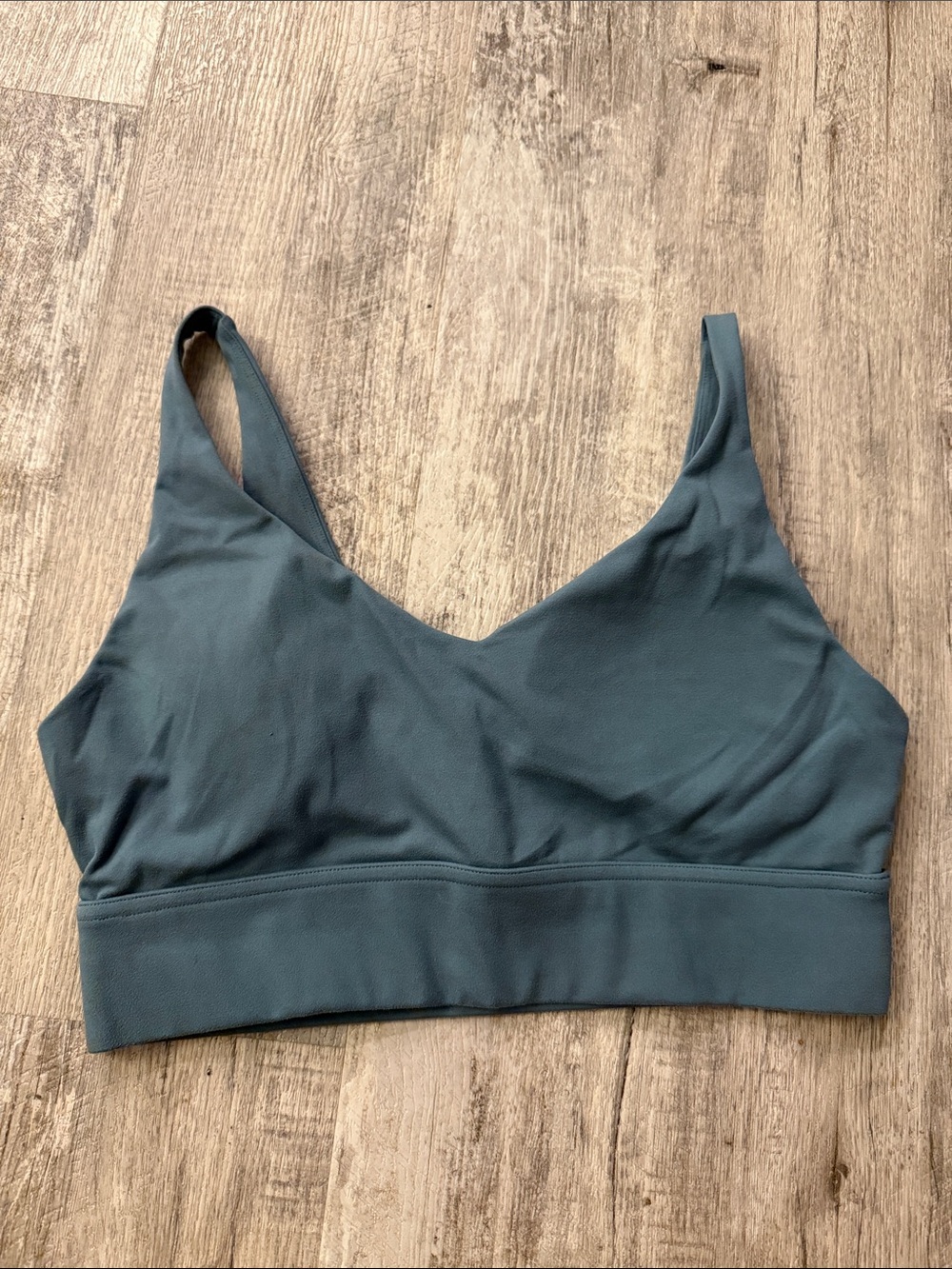Seamless V-Neck Bralette in Teal